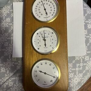 Vintage Wooden Weather Station Thermometer Barometer Humidity Meter